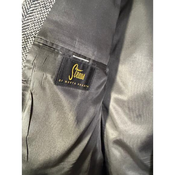Men's 44 Extra Long Straus Grey Herringbone Jacket - Picture 3 of 3